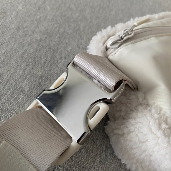 Lululemon Lunar New Year Everywhere Bunny Belt Bag 1L Fleece - Picture 16 of 16